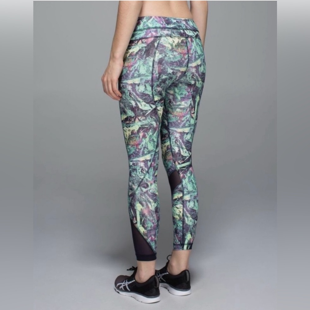 Lululemon Multi Pattern Print Leggings Women’s Si… - image 2